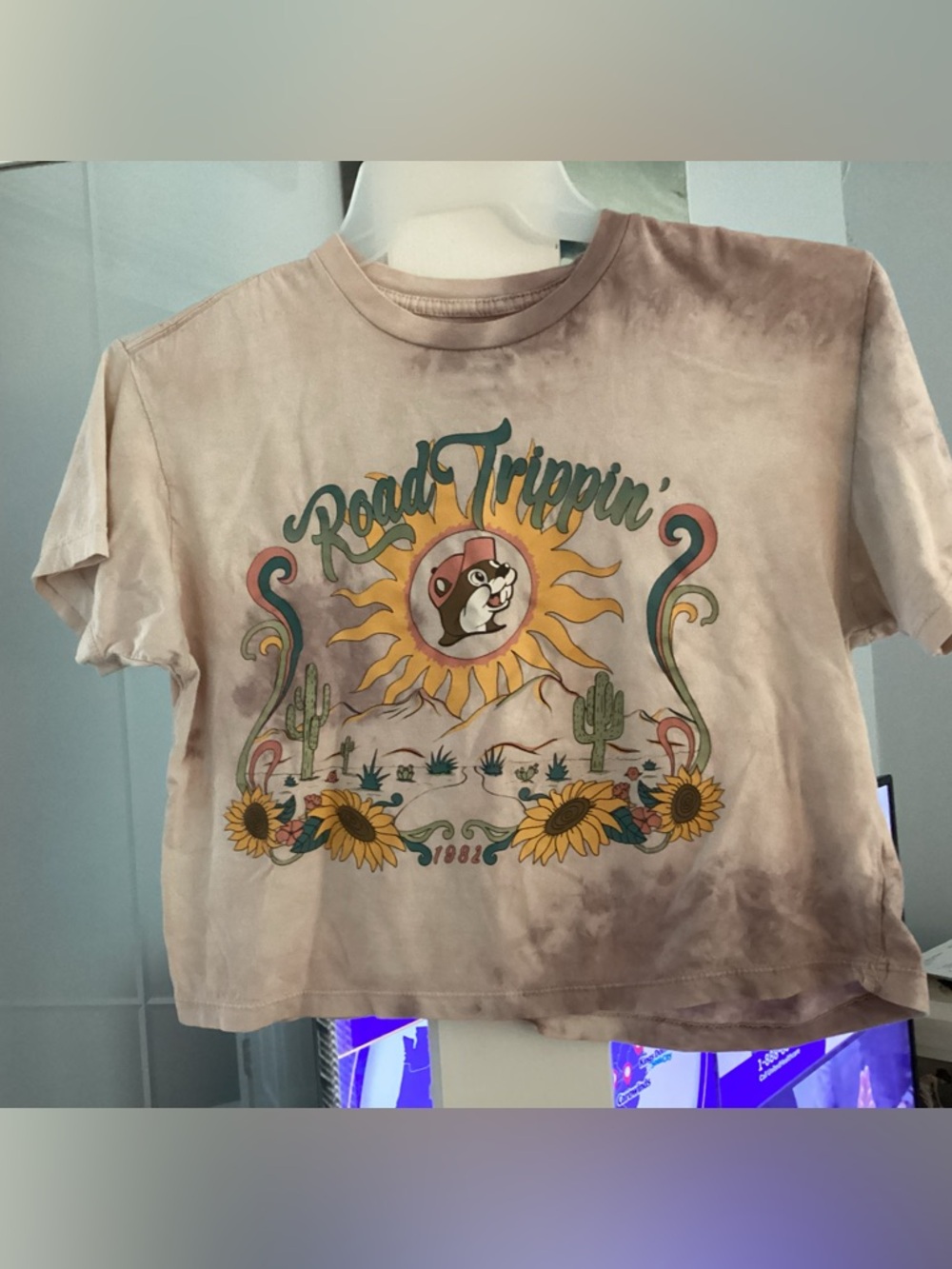 Buc-ee’s cropped tie dye t shirt